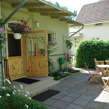 Villa Johanna Guesthouse Pärnu Exterior photo